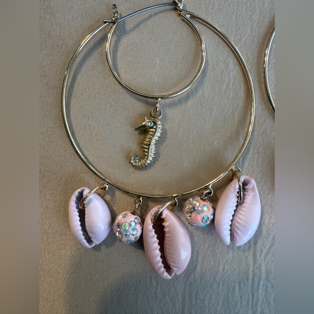 Betsey Johnson Surfmaid Seahorse Shell hoop drop Earrings